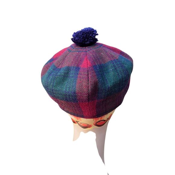 VTG Tartan wool newsboy cap / tam with pom — made in Ireland by Jonathan Richard